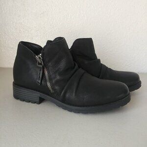Clarks women's size 6 black leather ankle & booties boots